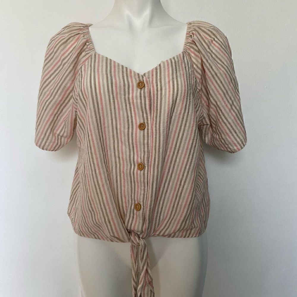 Ava James Button Tie Front short sleeve blouse